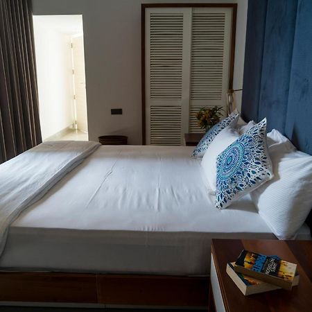 Four Petals Inn Colombo Exterior photo