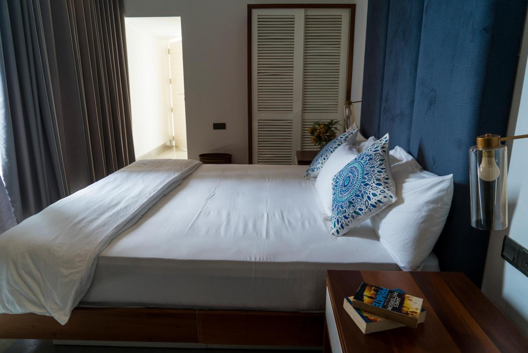 Four Petals Inn Colombo Exterior photo