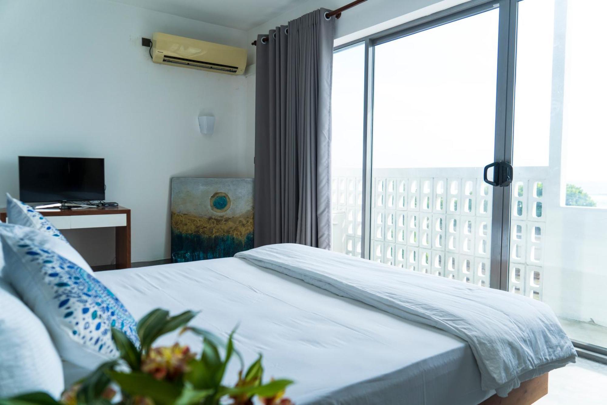 Four Petals Inn Colombo Exterior photo