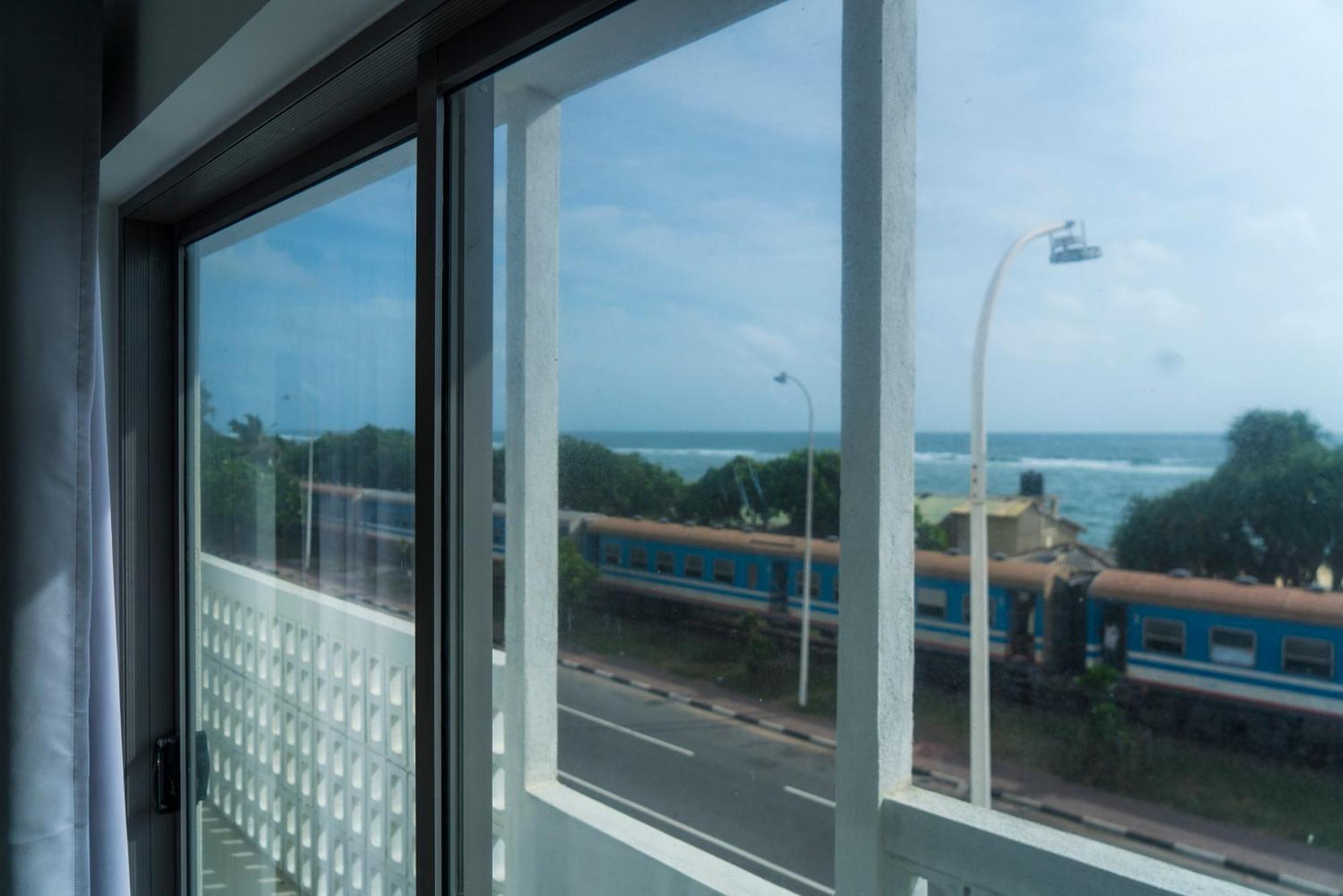 Four Petals Inn Colombo Exterior photo