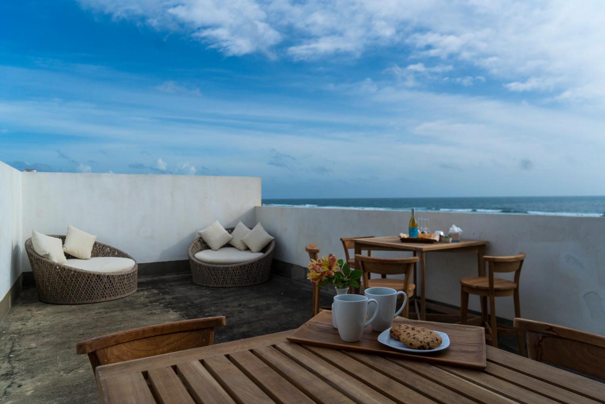 Four Petals Inn Colombo Exterior photo
