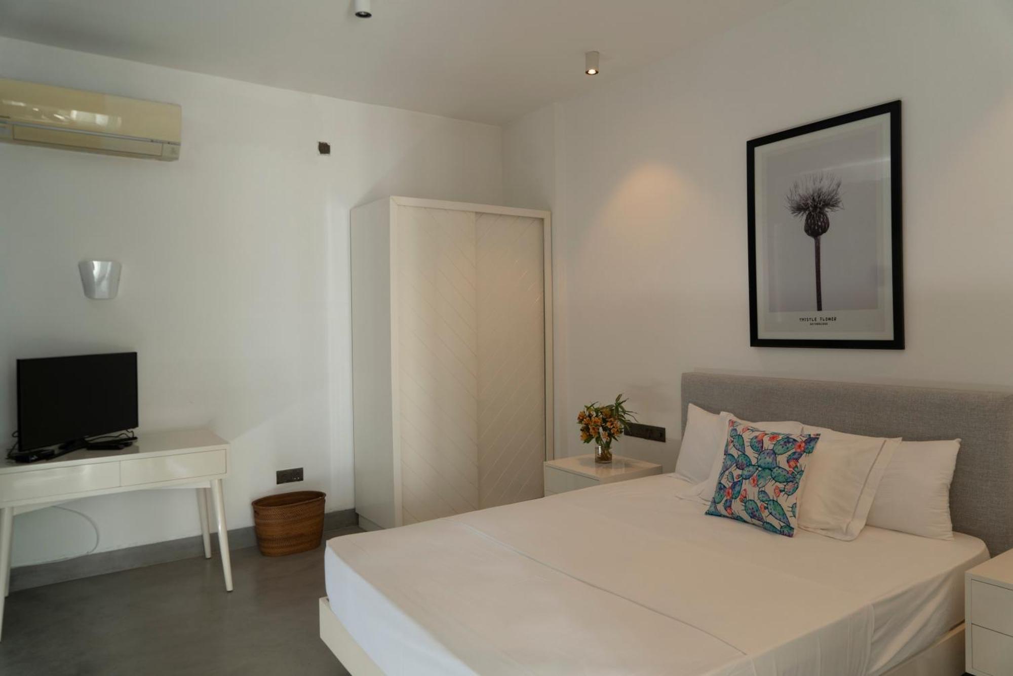 Four Petals Inn Colombo Exterior photo